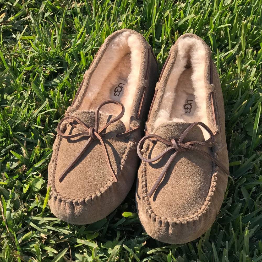 UGG🍂🍁Men’s slippers size 8